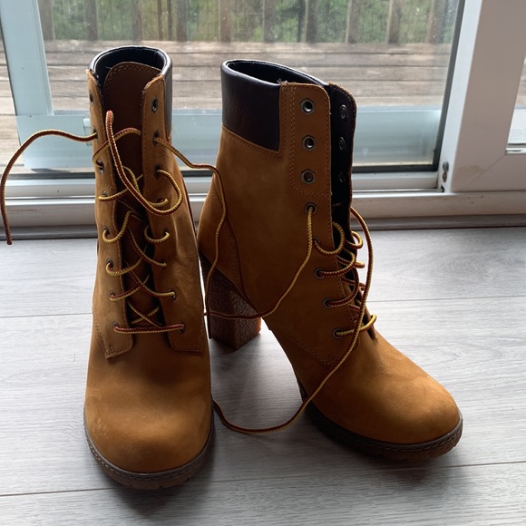 Timberland Heeled Boots - Picture 3 of 5